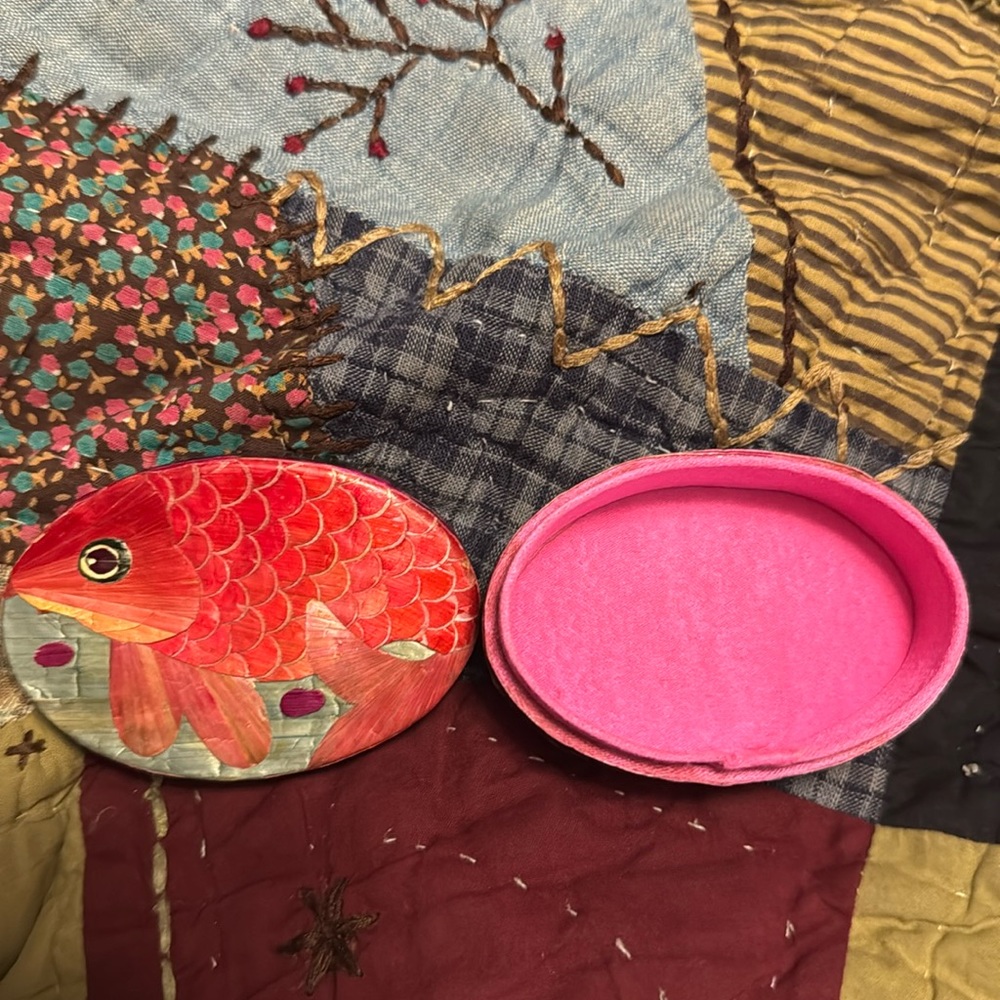 Small jewelry box salmon fish